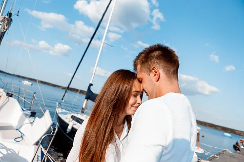 Engagement on a yacht — Love Story, story 0004