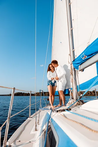 Engagement on a yacht — Love Story, story 0018