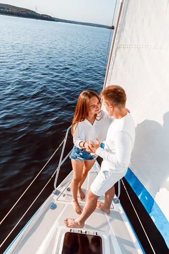 Engagement on a yacht — Love Story, story 0022