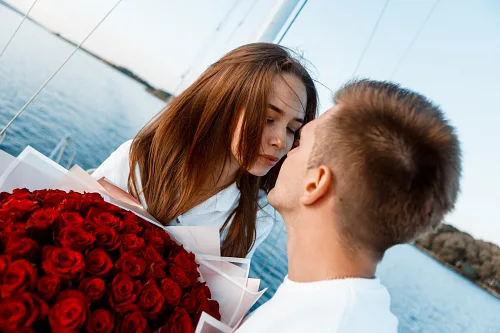 Engagement on a yacht — Love Story, story 0043
