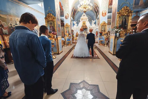 Alex and Anna — Wedding in church, photo 86