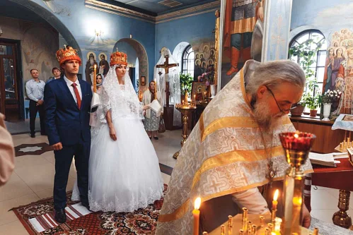 Alex and Anna — Wedding in church, photo 87