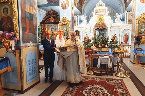 Alex and Anna — Wedding in church, photo 92