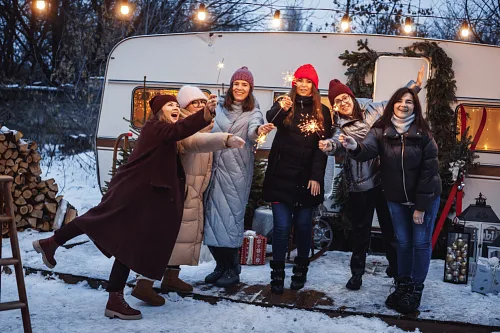 Girls and a vintage trailer — Photoshoot, photo 96