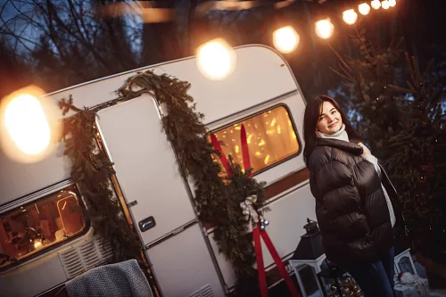 Girls and a vintage trailer — Photoshoot, photo 97