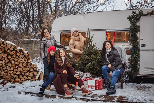 Girls and a vintage trailer — Photoshoot, photo 20