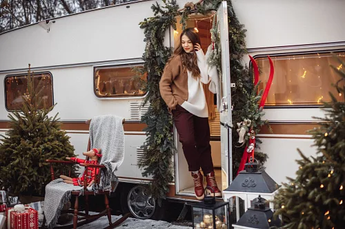 Girls and a vintage trailer — Photoshoot, photo 41
