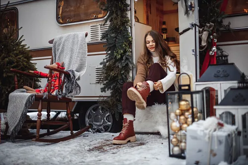 Girls and a vintage trailer — Photoshoot, photo 43