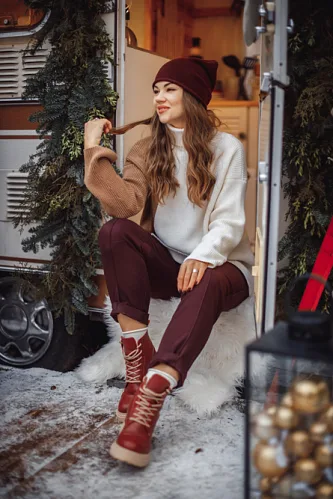 Girls and a vintage trailer — Photoshoot, photo 47