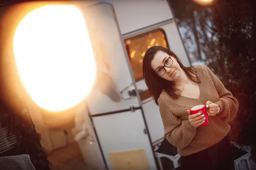 Girls and a vintage trailer — Photoshoot, photo 66