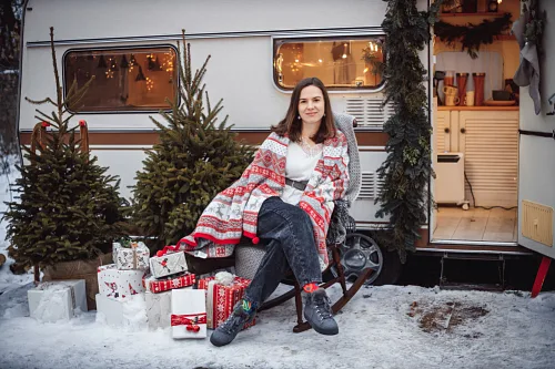 Girls and a vintage trailer — Photoshoot, photo 75