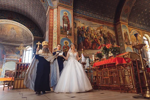 Tanya and Bogdan — Wedding in church, photo 88