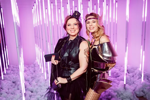 Kate Burningman — Birthday party, story 035