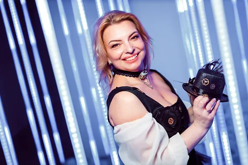 Kate Burningman — Birthday party, story 065