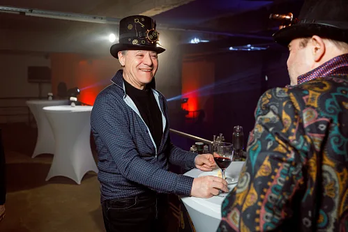 Kate Burningman — Birthday party, story 076