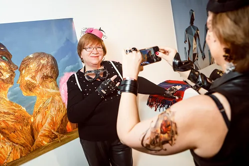 Kate Burningman — Birthday party, story 077