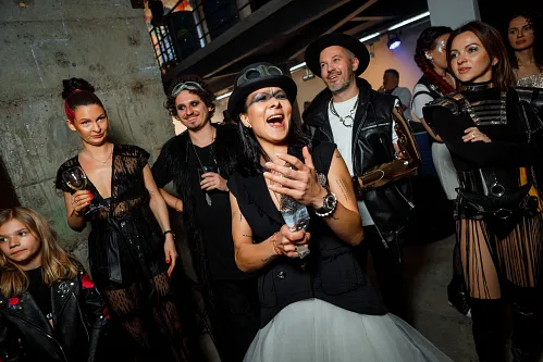 Kate Burningman — Birthday party, story 176