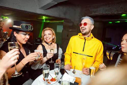Kate Burningman — Birthday party, story 187