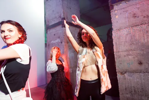 Kate Burningman — Birthday party, story 217