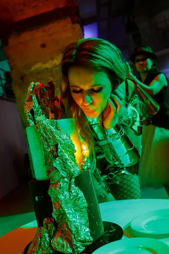 Kate Burningman — Birthday party, story 270
