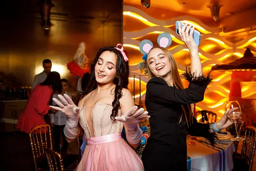 Ann in Wonderland — 18th birthday, photo 90