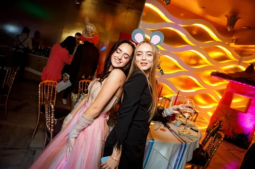 Ann in Wonderland — 18th birthday, photo 92