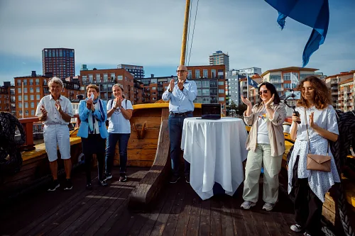 Darina and Paul — Aboard the Göteborg, photo 33