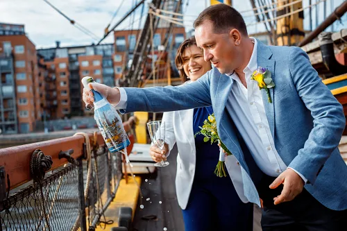 Darina and Paul — Aboard the Göteborg, photo 42