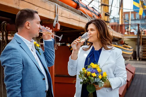 Darina and Paul — Aboard the Göteborg, photo 44